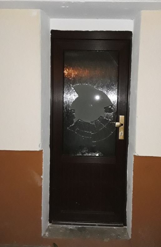 Násilný vstup do domu